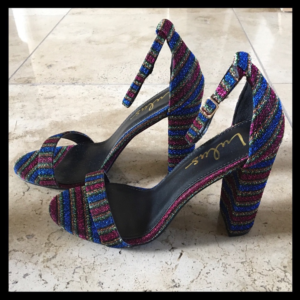 🌈NWT🌈Beautiful sparkly rainbow ankle strap heels - Picture 2 of 8
